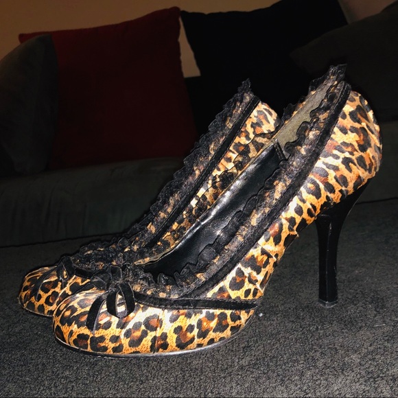 Wild Diva Shoes - Wild Diva Leopard Print/Black Lace Heels